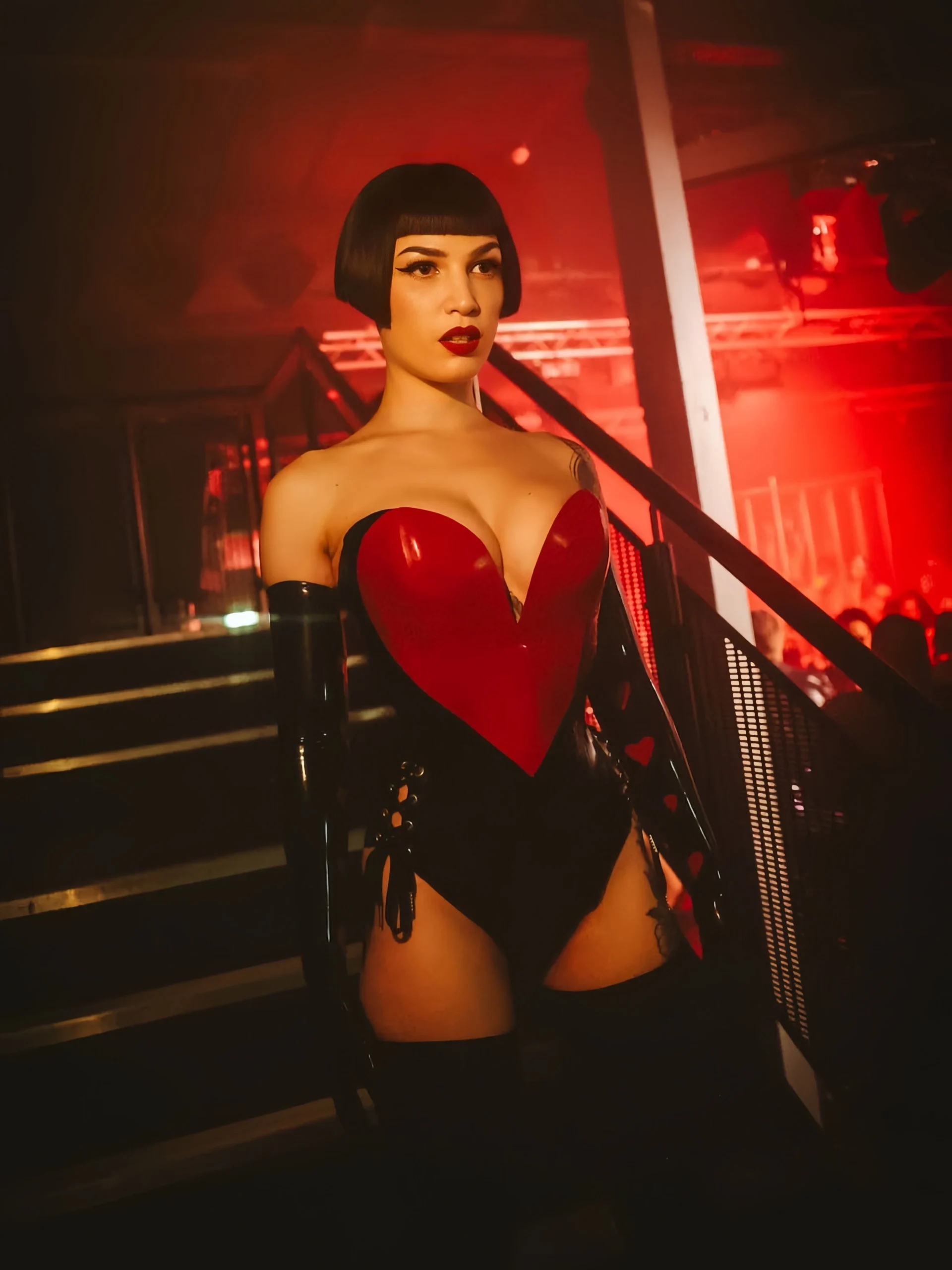 lucie-latex-heartbeat-bodysuit-hj479-1.webp